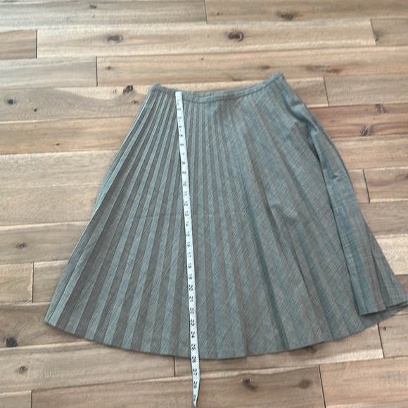 Expert by evergreen Gray Pleated Skirt - Picture 6 of 6